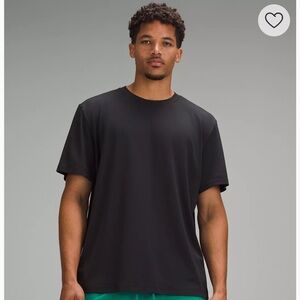 NWT - Men’s Lululemon License to Train Relaxed Fit shirt - size Mediumm